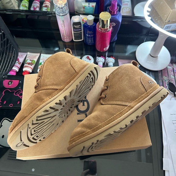 Ugg Neumel Boots - Picture 3 of 5